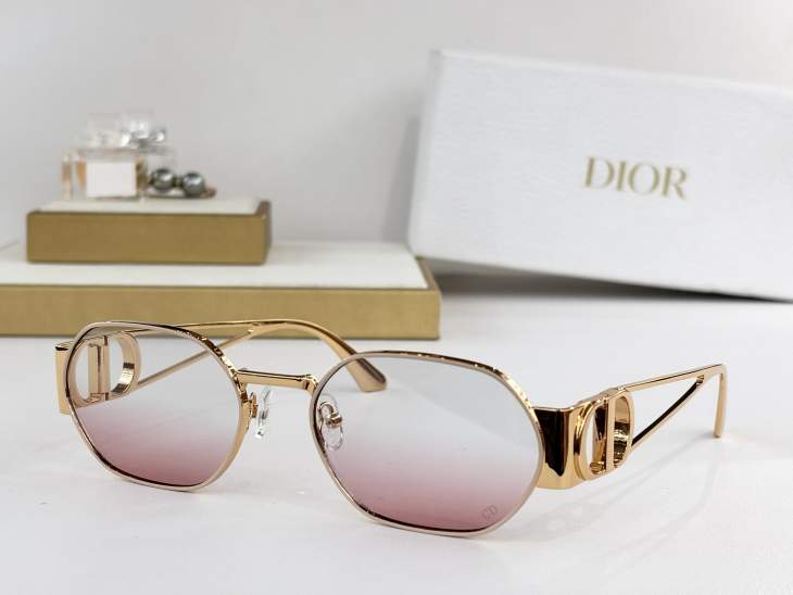 Picture of Dior Sunglasses _SKUfw76276725fw